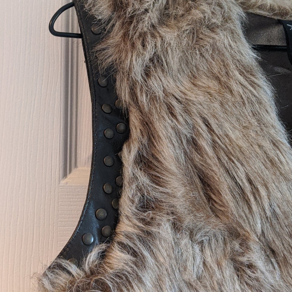 Fur vest - Picture 3 of 3